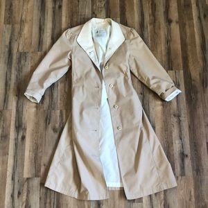 VINTAGE Made in the USA London Fog Trench Coat